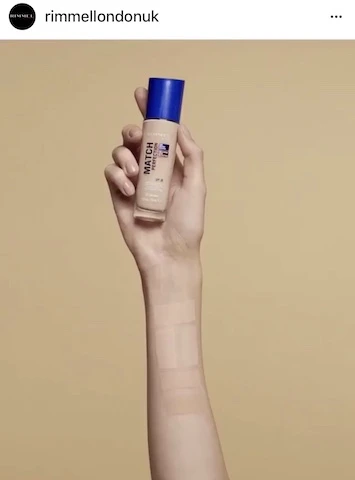 不用去英國台灣也擁超潮美妝牌 RIMMEL ，價格打趴代購，自然眉粉棒、立體腮紅盤絕對要入手！
